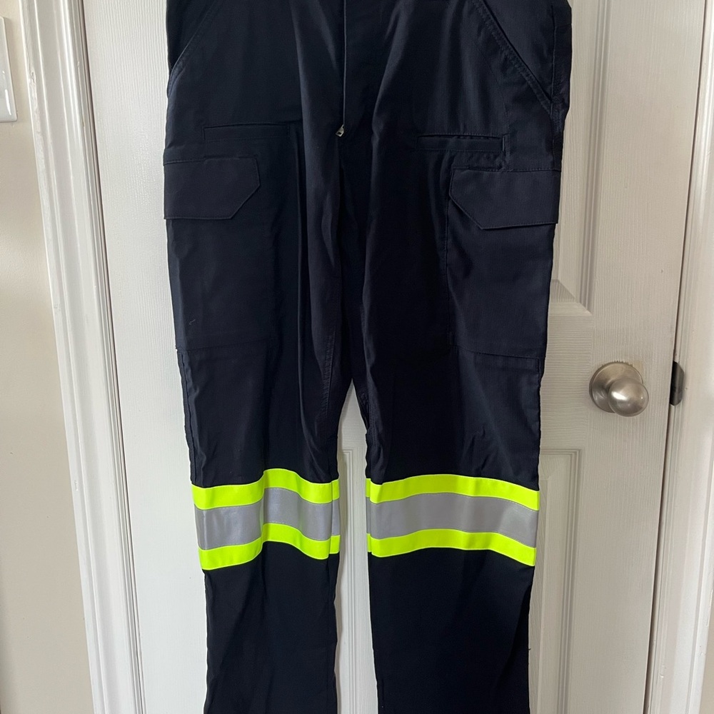 Men's Black Cargo Work Pants with High-Visibility Lime Reflective Stripes